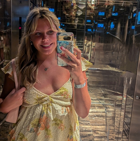 Meet your Posher, Madeleine - Picture 1 of 6